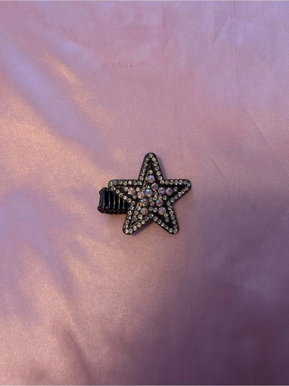Holographic Rhinestone Star Ring in Black Like New